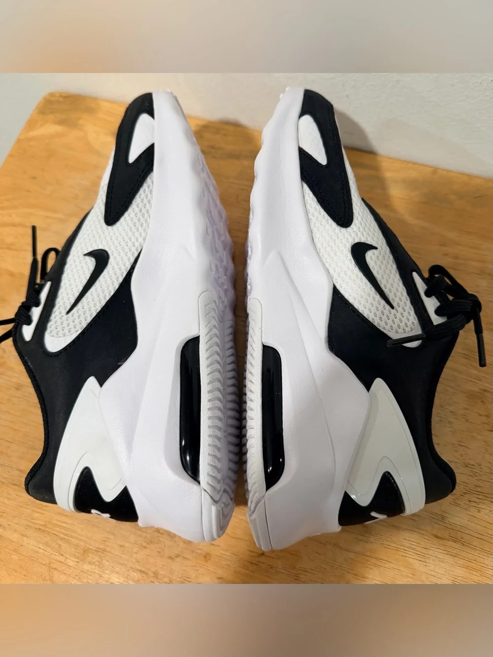 Nike Air Max Bolt size US size 7